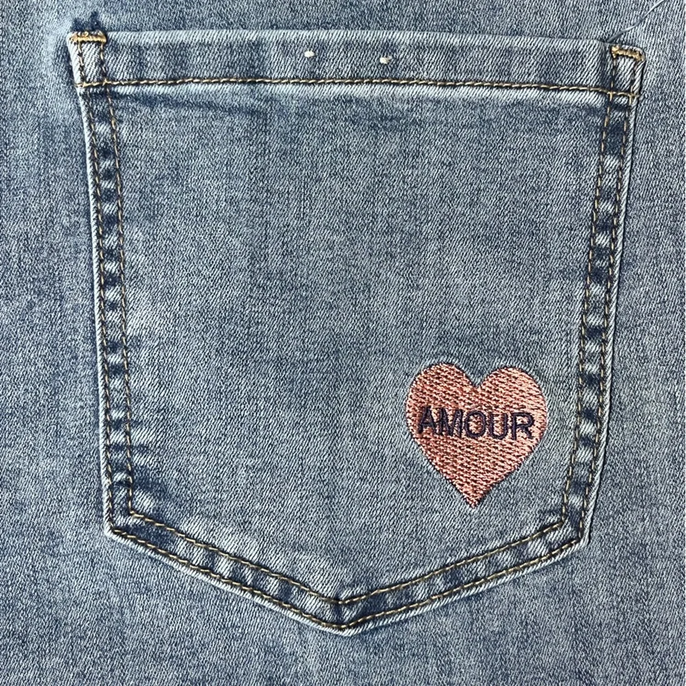 CHARLIE B Wide Leg Jeans Denim Whimsical Embroidered Icons Raw Hem Sz 8 - Picture 7 of 12